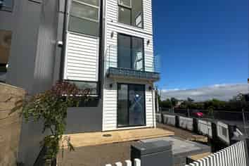 1D Scout Avenue, Three Kings