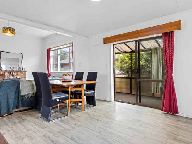 10A Bank Street, Amberley