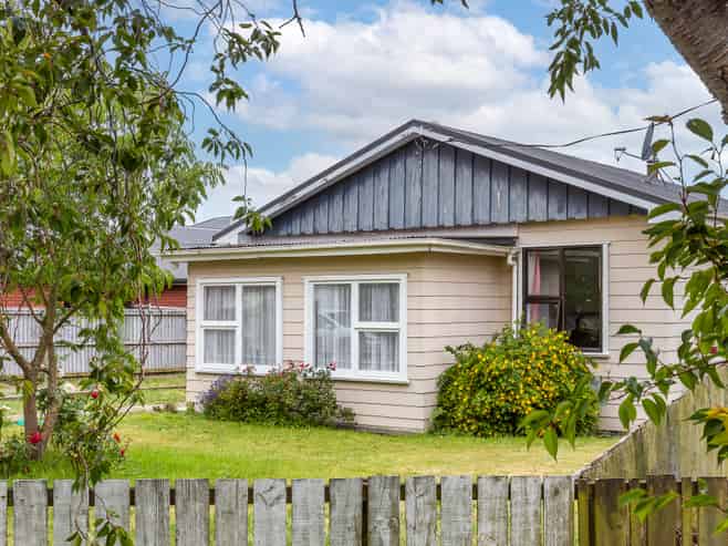 10A Bank Street, Amberley