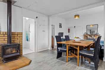 10A Bank Street, Amberley