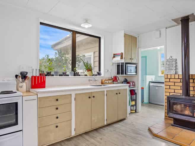 10A Bank Street, Amberley