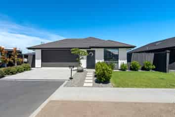 8 Finstock Way, Rolleston