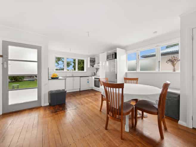 9 King Street, Carterton