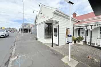 Gorgeous Dominion Road Villa | 182 m2