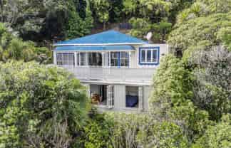 12 Nikau Road, Eastbourne