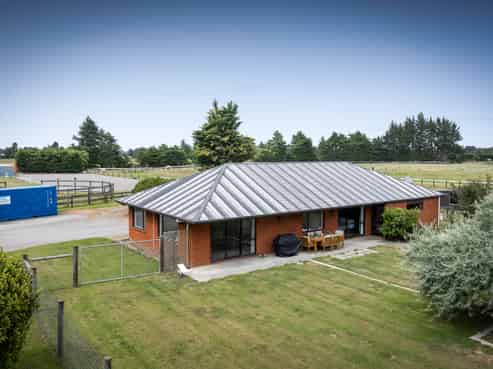 4/229 Curraghs Road, Weedons