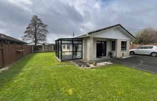 108 Amberley Avenue, Highbury