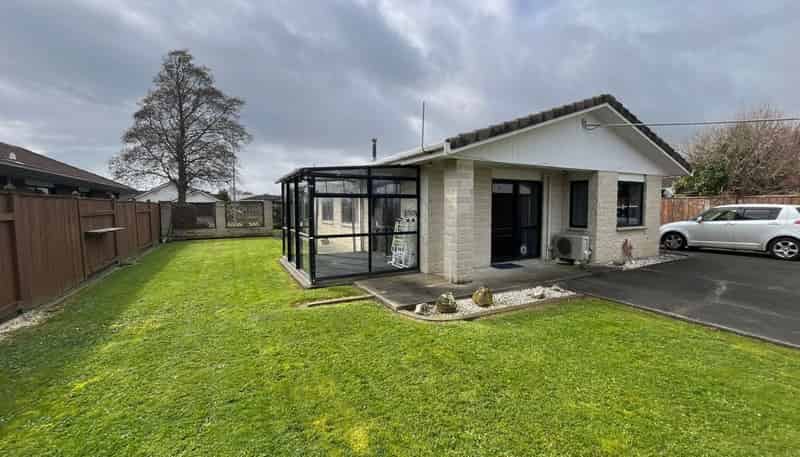 108 Amberley Avenue, Highbury