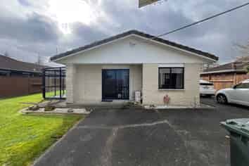 108 Amberley Avenue, Highbury