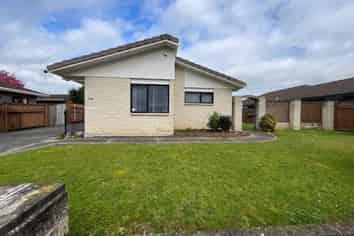 108 Amberley Avenue, Highbury