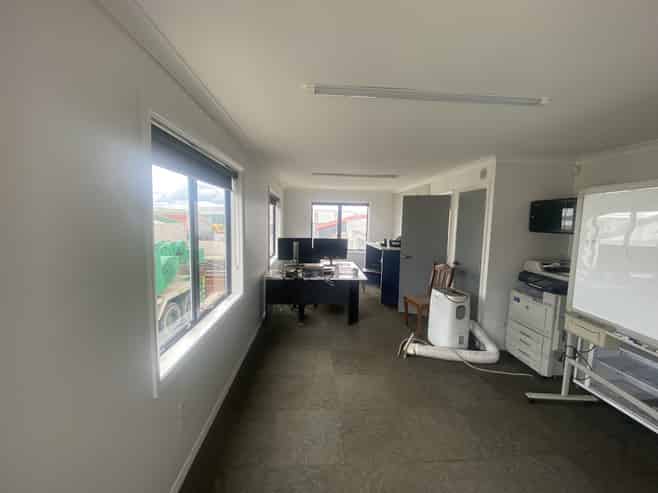 High stud facility with secure yard