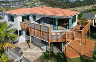 2/603 Whangaparaoa Road, Stanmore Bay