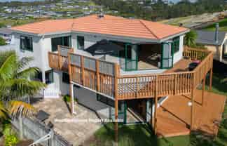 2/603 Whangaparaoa Road, Stanmore Bay