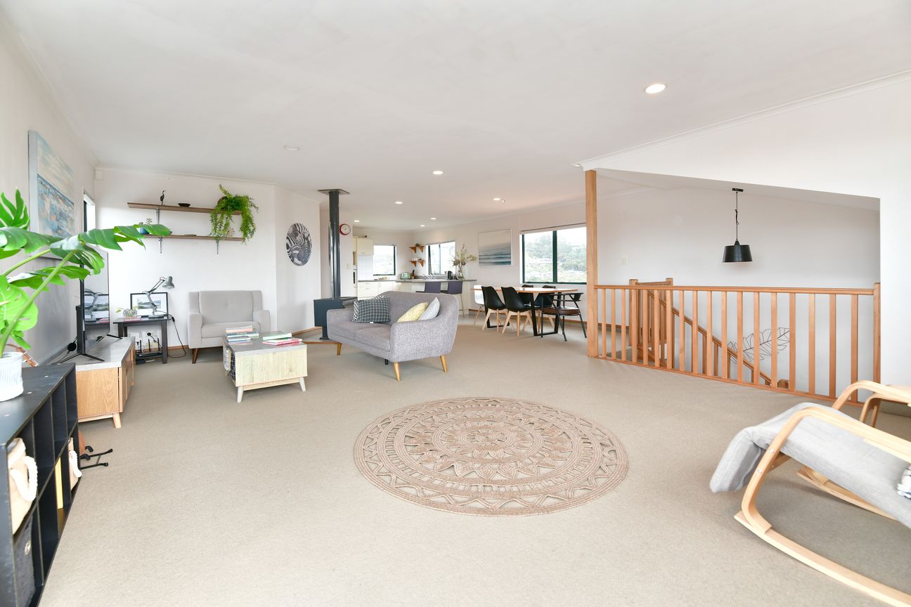 Under contract - Stunning Seaview Family Home - Widok 4