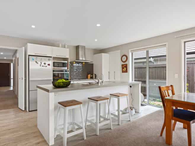 128 Puhirake Crescent, Pyes Pa