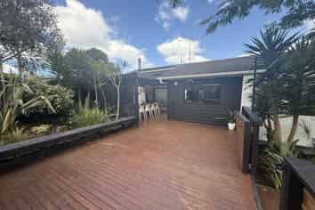 9A Shadon Place, Stanmore Bay