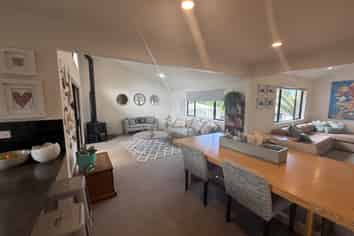 9A Shadon Place, Stanmore Bay