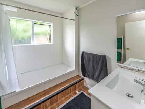 153 Mt View Road, Bastia Hill