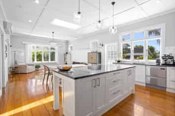 309 Lake Road, Hauraki