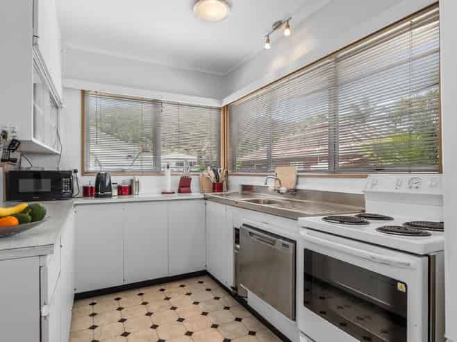  4/13 Fifth Avenue, Avenues