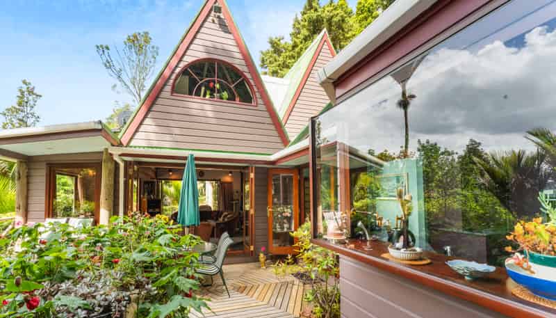 27a Tane Road, Laingholm