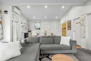 21 Tuatoru Street, Eastbourne