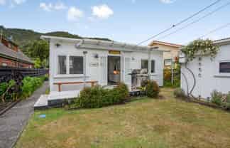 21 Tuatoru Street, Eastbourne