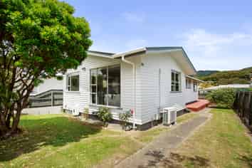 11 Karamea Grove, Wainuiomata