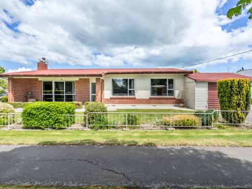 364 Great North Road, Winton