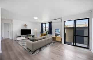 2/3 Pembrook Street, Papakura