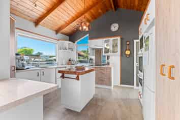 50 Leslie Street, Waitara