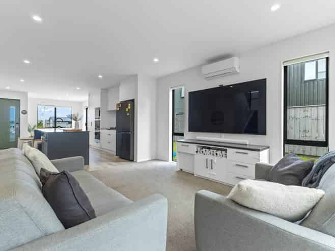 5 Parkmore Drive, Papakura