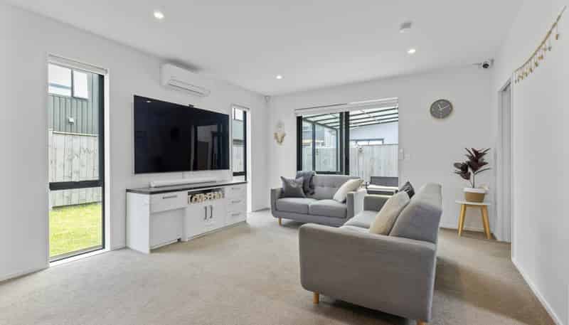 5 Parkmore Drive, Papakura