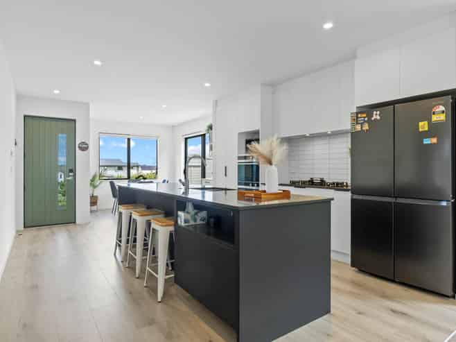 5 Parkmore Drive, Papakura