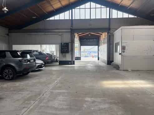 Prime Industrial Space with Unbeatable Exposure