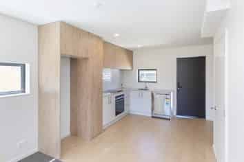 1/220 Geraldine Street, Edgeware