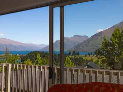 20 Panorama Terrace, Queenstown Central