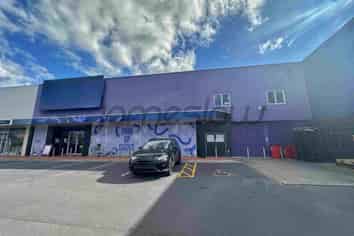 Prime Retail Showroom in Home Zone Centre