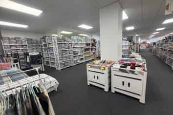 Showroom & Warehouse With 48 Parks