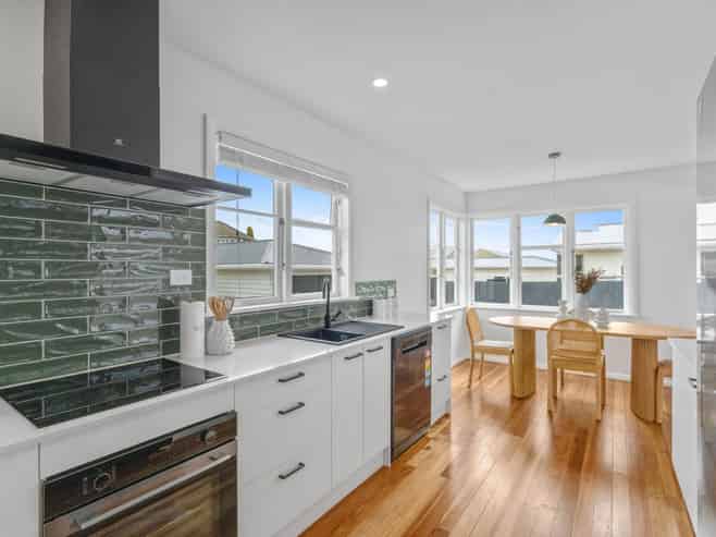 81 Bartholomew Road, Levin