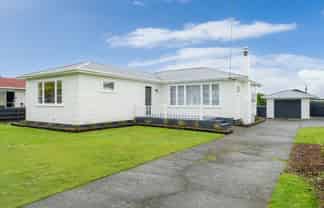 81 Bartholomew Road, Levin