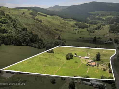 141 Neavesville Road, Puriri