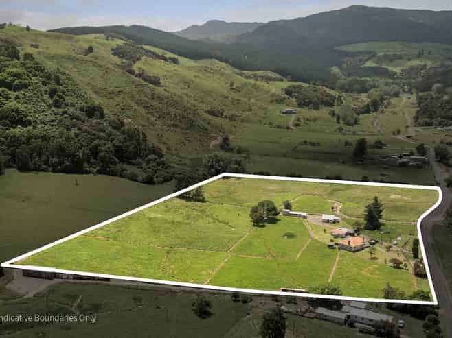 141 Neavesville Road, Puriri