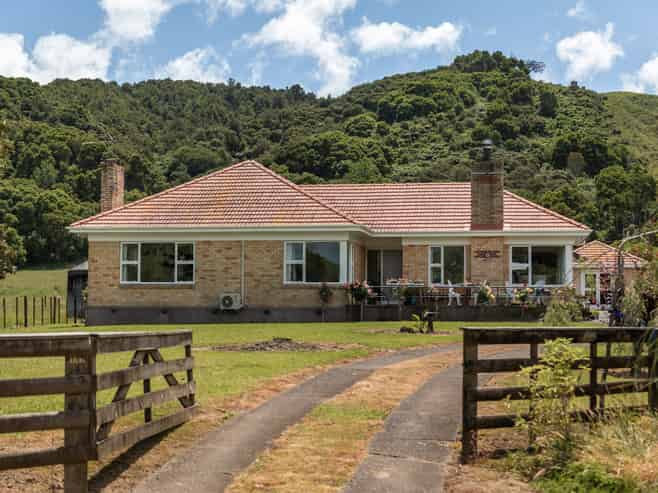 141 Neavesville Road, Puriri