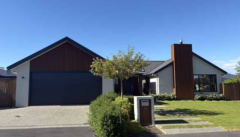 15 Carrick Place, Mosgiel