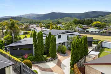 7 Antoine Grove, Richmond