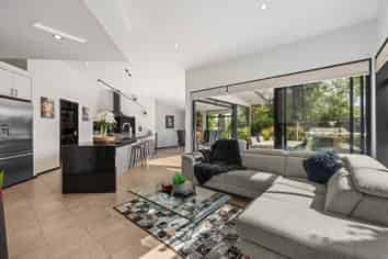 7 Antoine Grove, Richmond