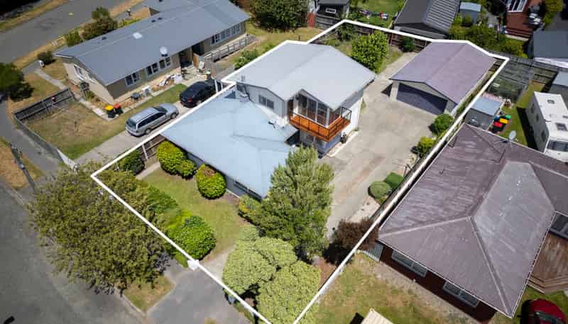 15 Wychwood Crescent, BISHOPDALE