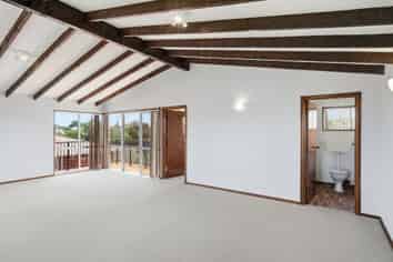 15 Wychwood Crescent, BISHOPDALE