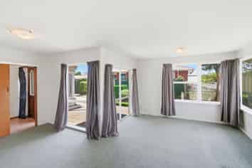 15 Wychwood Crescent, BISHOPDALE